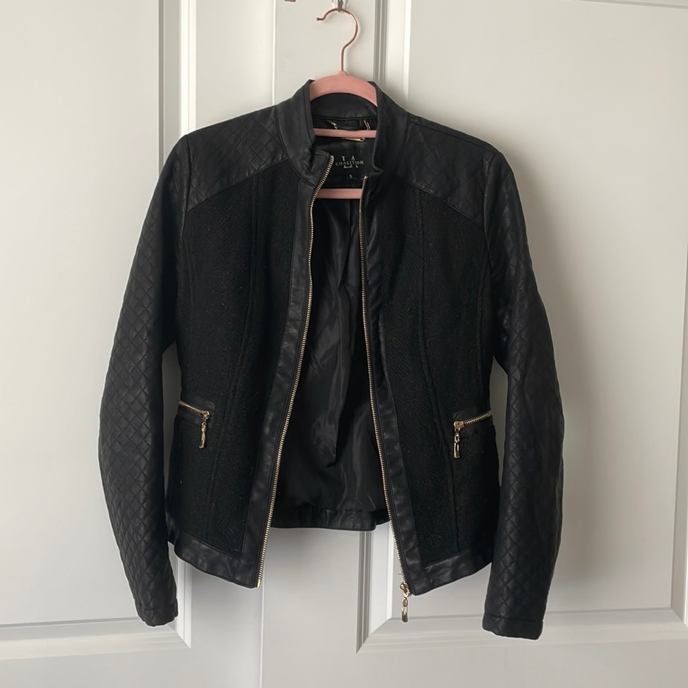 🖤 Black Leather Zipper Detail Jacket 🖤